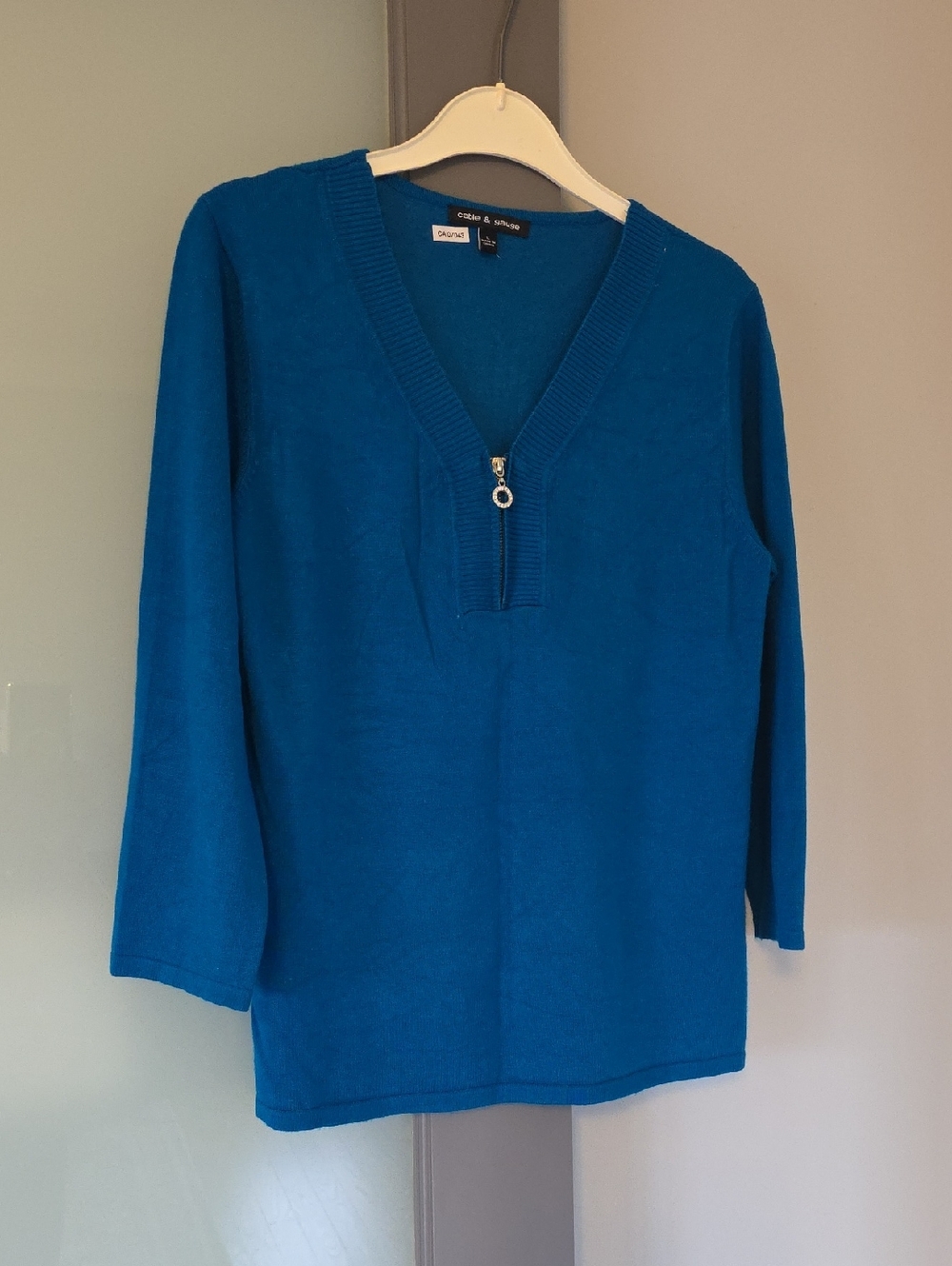 Cable & Gauge 3/4 Sleeve Size L Sweater With Front Decorative Zipper